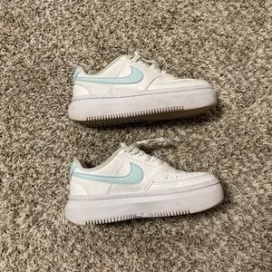 Nike Court Vision Alta